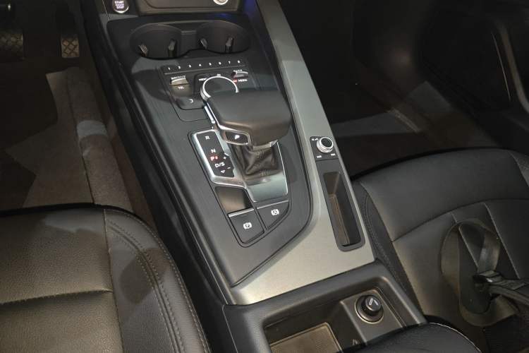 Used Audi A4L 2018 30th Anniversary Edition 30 TFSI Ambition Model