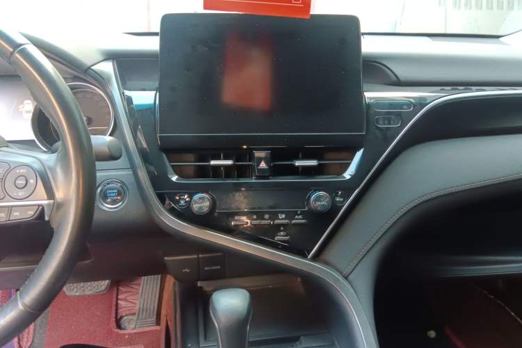 Used Toyota Camry 2021 2.0G Luxury Edition
