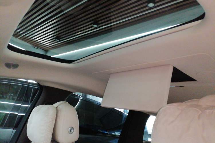 Used Li Auto MEGA 2024 Ultra Model
