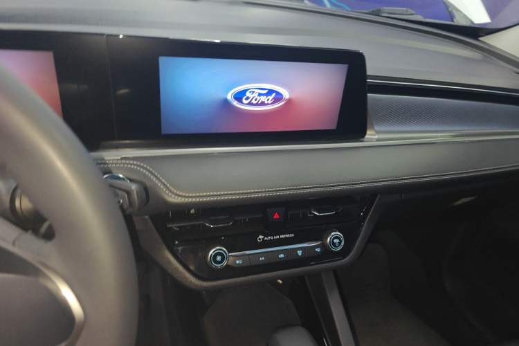 Used Ford Escort 2021 1.5L Automatic Diamond Edition
