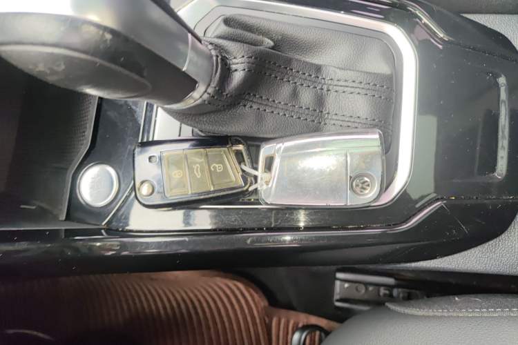 Used Volkswagen T-ROC 2020 280TSI DSG Two-Wheel Drive Comfort Version