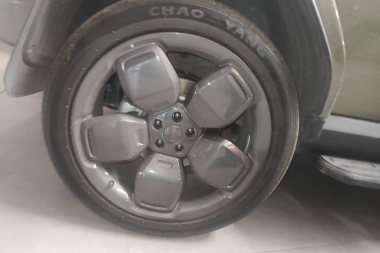 Used  V23 2025 501 Four-Wheel Drive Intelligent Driving Version
