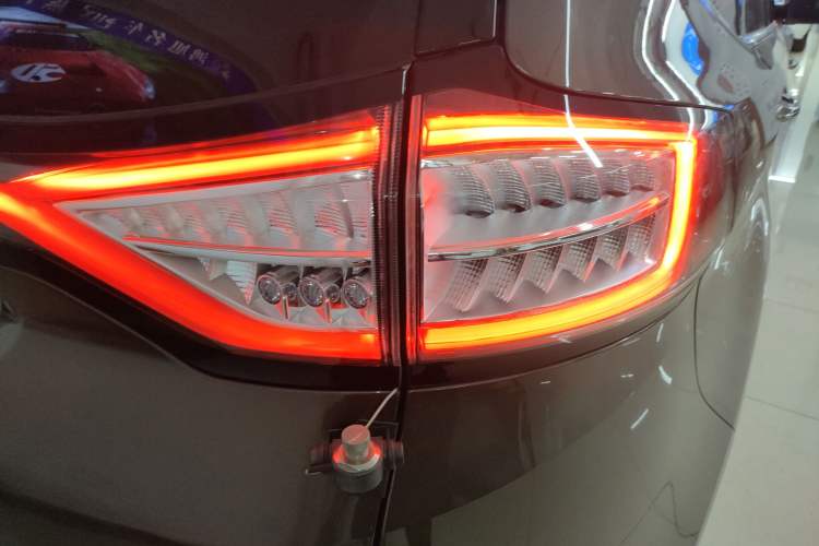 Used Ford Edge 2018 EcoBoost 245 Two-Wheel-Drive Titanium 7-Seater China VI Standard
