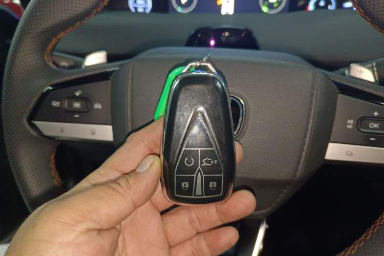 Used Changan UNI-V 2023 1.5T Prestige Model
