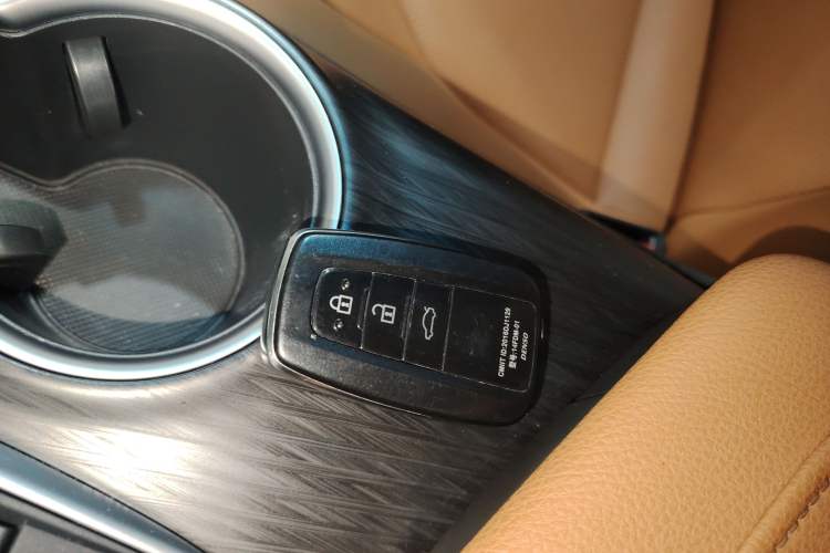 Used Toyota Camry 2023 2.0G Luxury Edition