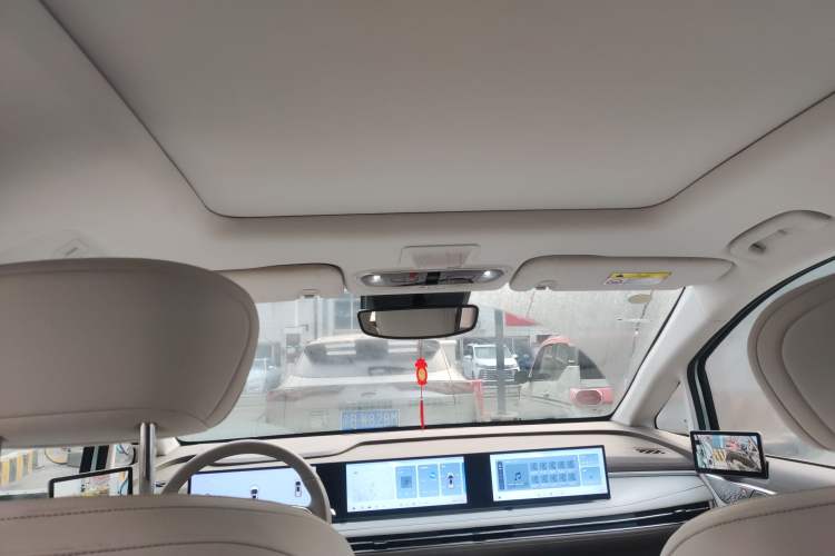 Used SAIC MAXUS Dajia 7 2024 605 km Extended Range Highland Version Six-Seater
