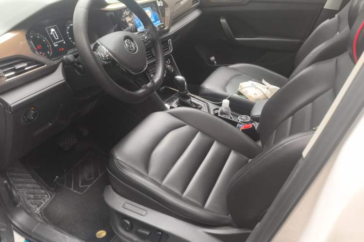 Used Volkswagen Tharu 2020 280TSI Two-Wheel Drive Luxury Plus Version China VI Standard
