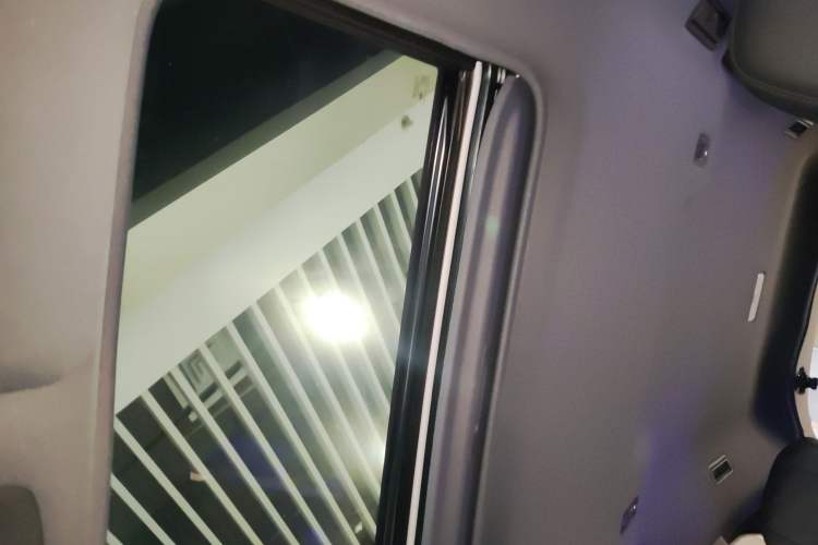 Used Toyota Sienna 2024 2.5L Hybrid Four-Wheel Drive Prestige Edition