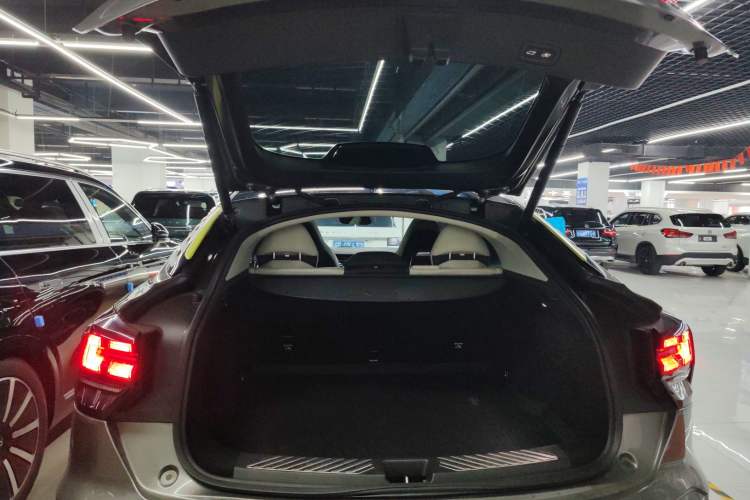 Used Lynk & Co 05 2020 2.0TD Two-Wheel Drive Shine Halo
