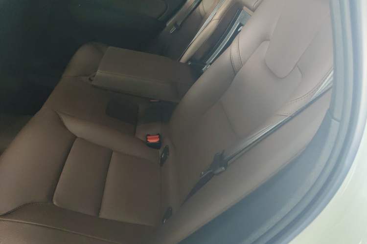 Used Volvo XC60 2025 B5 4x4 Smart Luxury Edition
