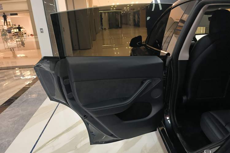 Used Tesla Model Y 2024 Long-Range All-Wheel-Drive Version
