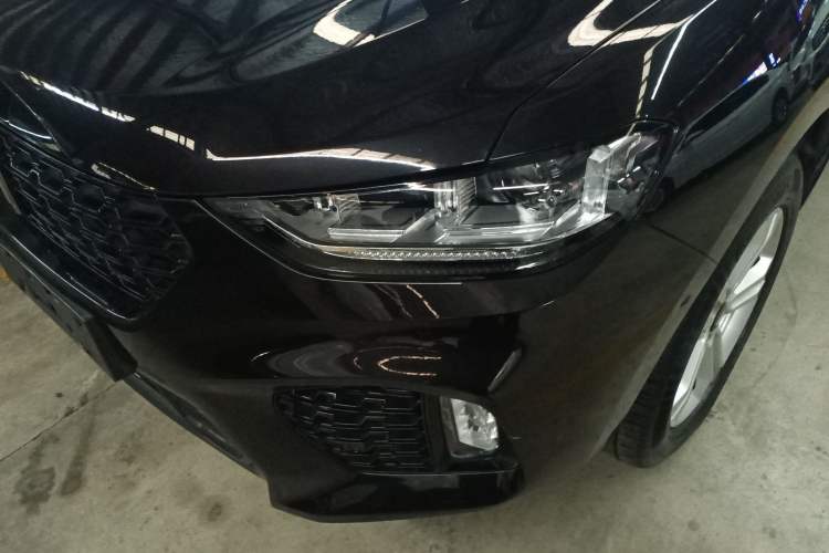 Used Wey VV5 2019 1.5T Two-Wheel Drive Color Pioneer
