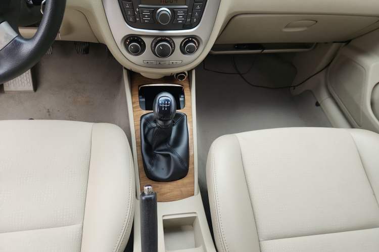 Used Buick Excelle 2015 1.5L Manual Classic Trim
