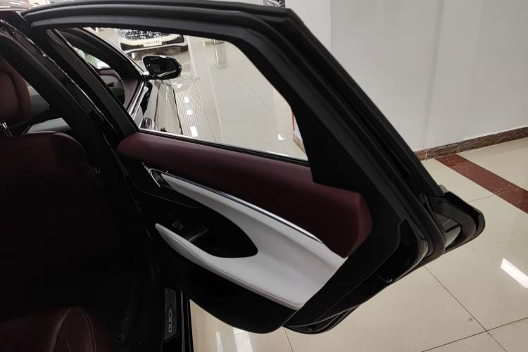 Used Buick LaCrosse 2023 28T Prestige Edition
