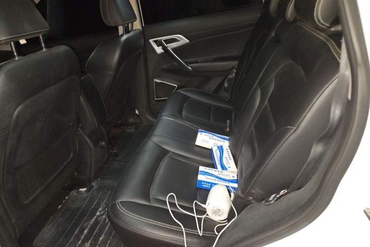 Used Geely Auto Emgrand X7 Sport 2016 2.0L Manual Smart Connect Version
