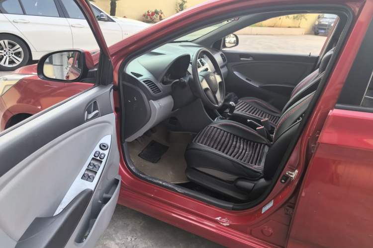 Used Hyundai Verna 2014 1.4L Manual Smart GLS Trim