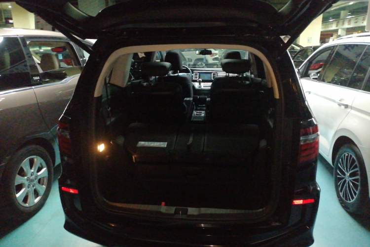 Used Honda Elysion 2016 2.4L Luxury Edition
