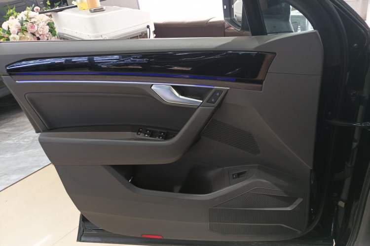 Used Volkswagen Touareg 2020 2.0 TSI RuiShang Edition China VI Standard
