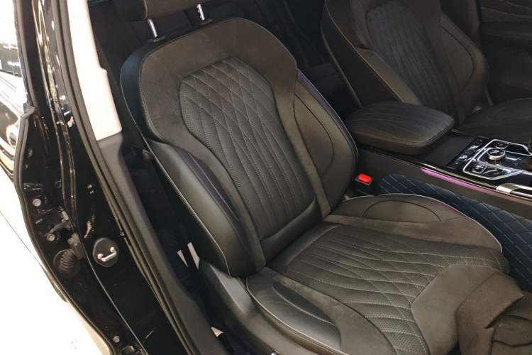 Used Hongqi HS5 2022 Revised Version 2.0T Smart Connect Flagship Edition
