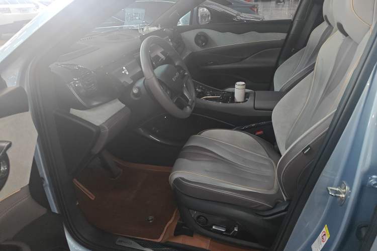 Used BYD Frigate 07 2023 DM-p 175 km Four-Wheel Drive Flagship Model
