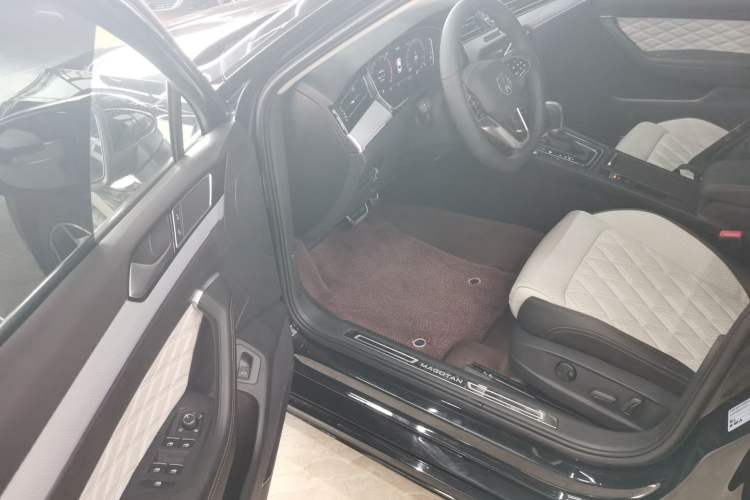Used Volkswagen Magotan 2023 2 Million Units Commemorative Edition 330TSI DSG Luxury Version
