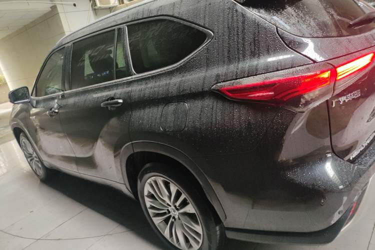 Used Toyota Highlander 2022 Dual-Engine 2.5L Four-Wheel Drive Prestige Version 7 Seats
