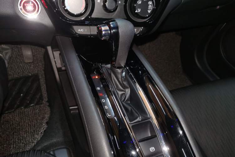 Used Honda Vezel 2019 1.5L CVT Luxury Model China VI
