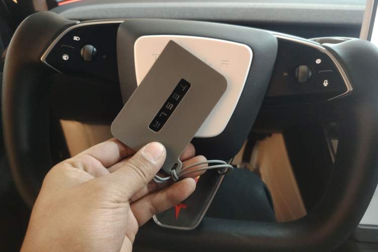 Used Tesla Model Y 2025 Rear-Wheel-Drive Version
