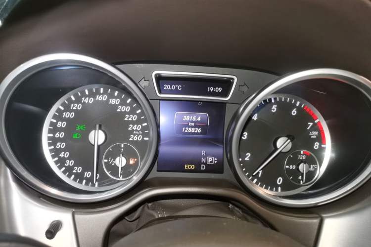 Used Mercedes-Benz M-Class 2015 ML 320 4MATIC