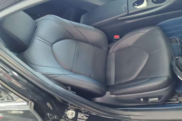 Used Toyota Avalon 2022 Dual-Engine 2.5L Luxury Edition
