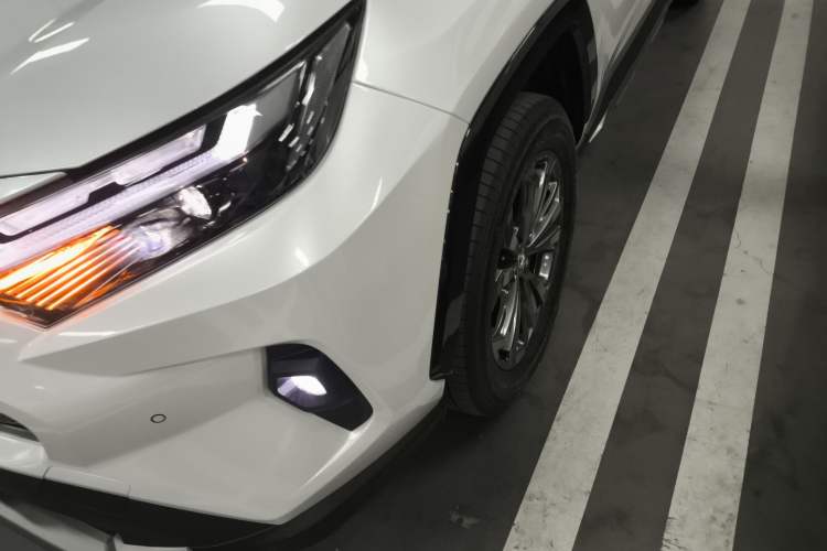 Used Toyota RAV4 2024 2.0L CVT Two-Wheel Drive Fashion Plus Edition
