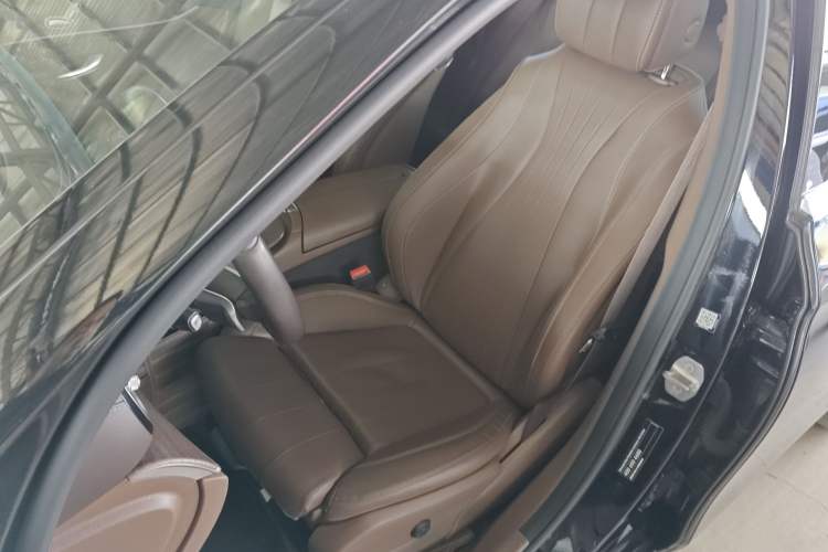 Used Mercedes-Benz E-Class 2022 E 260 L
