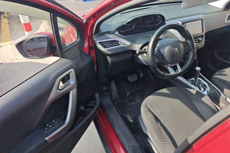 Used Peugeot 2008 2014 1.6L Automatic Fashion Edition
