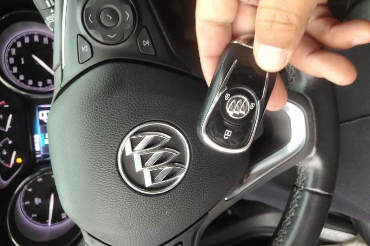 Used Buick Envision 2018 20T Two-Wheel-Drive Elite Model
