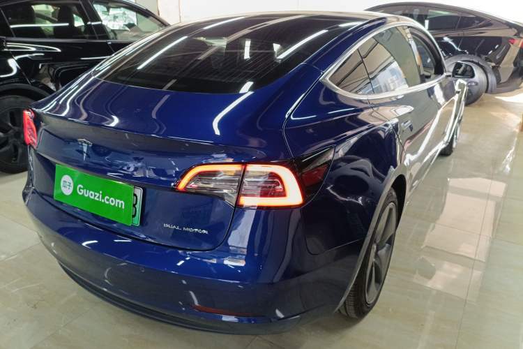 Used Tesla Model 3 2019 Long-Range All-Wheel-Drive Version
