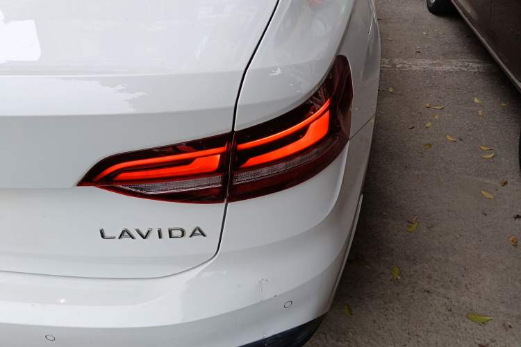 Used Volkswagen Lavida 2023 Revised 1.5L Automatic DeYi Edition