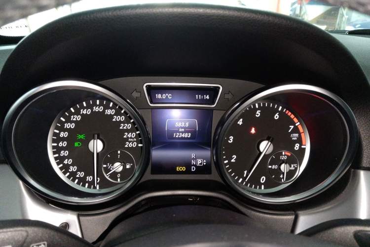 Used Mercedes-Benz M-Class 2014 ML 320 4MATIC
