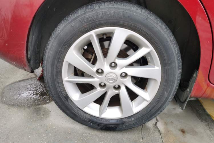 Used Nissan Tiida 2016 1.6L CVT Cool Dynamic Edition