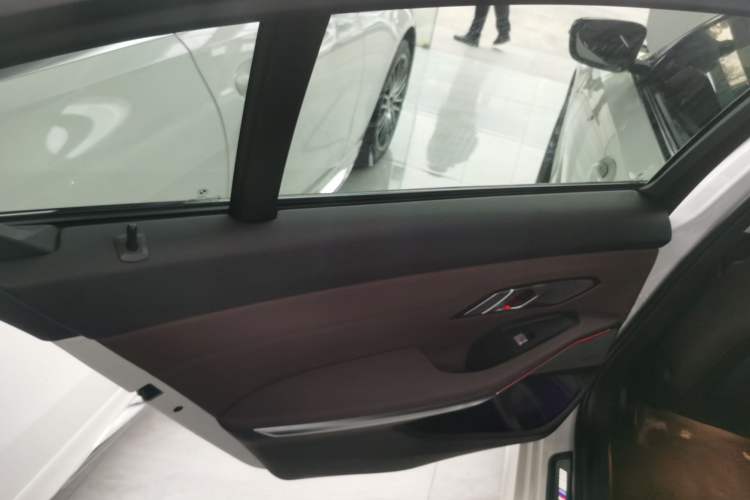 Used BMW 3 Series 2021 Second Facelift 325Li M Sport Night Edition Package
