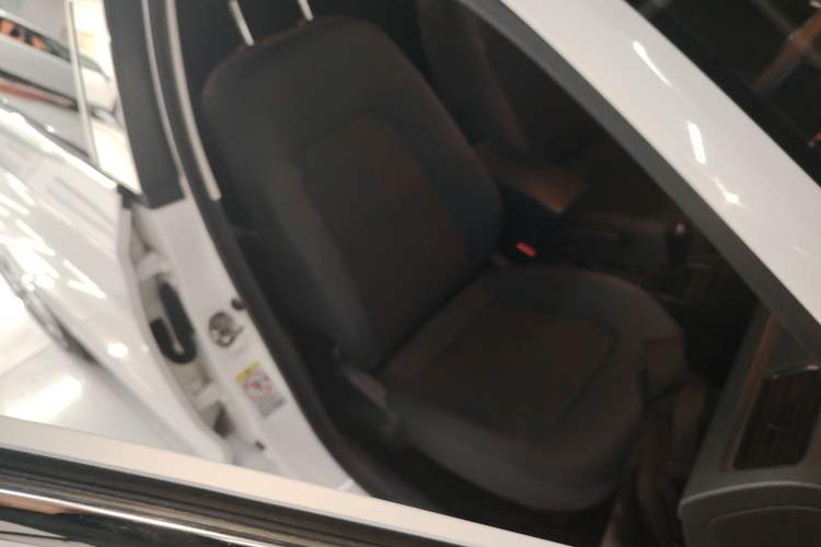 Used Volkswagen Santana 2016 1.6L Manual Fashion Edition