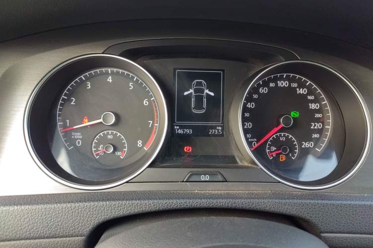 Used Volkswagen Golf 2015 1.4TSI Automatic Luxury Model
