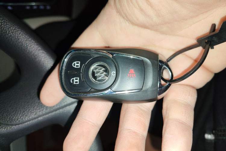 Used Buick GL8 2017 ES 28T Comfort Model China V Standard
