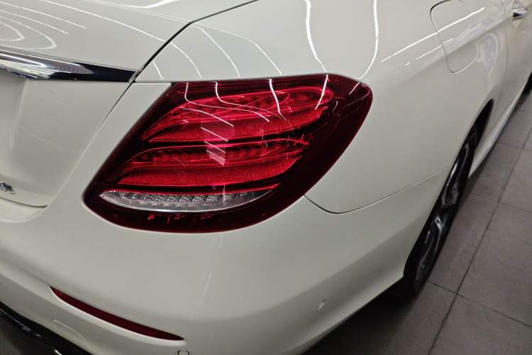 Used Mercedes-Benz E-Class 2018 E 300 L Sporty and Stylish Model
