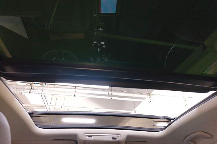 Used Volkswagen T-ROC 2021 280TSI DSG Two-Wheel Drive Comfort Connect Edition
