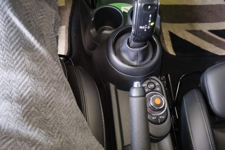 Used MINI MINI 2021 1.5T COOPER Classic Edition
