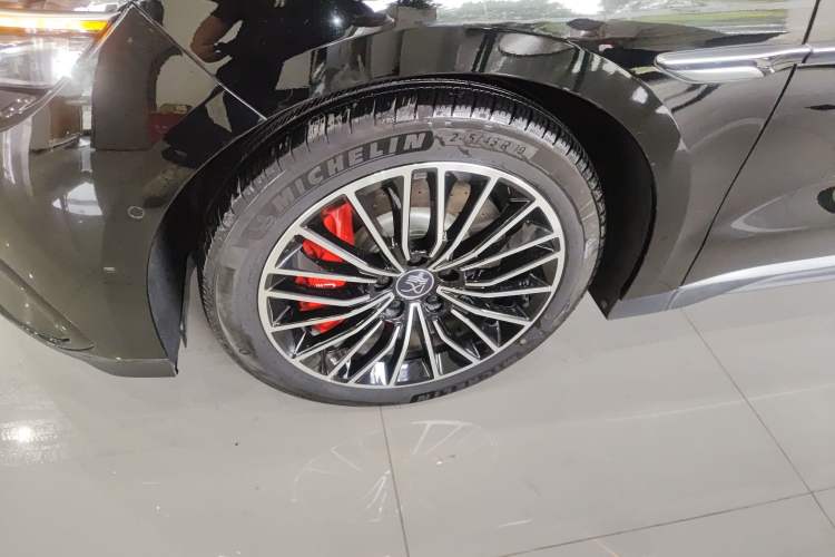 Used BYD Han 2025 EV Intelligent Driving Edition 701KM LiDAR Flagship Model
