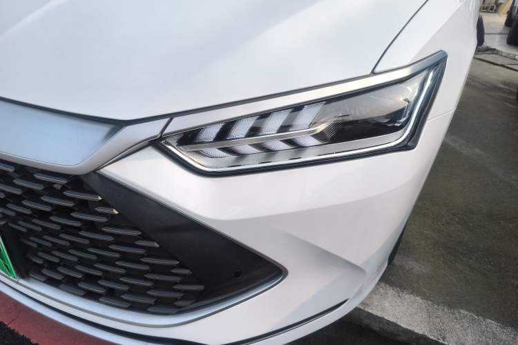 Used BYD Qin PLUS 2024 HONOR Edition DM-i 120KM Excellence Model
