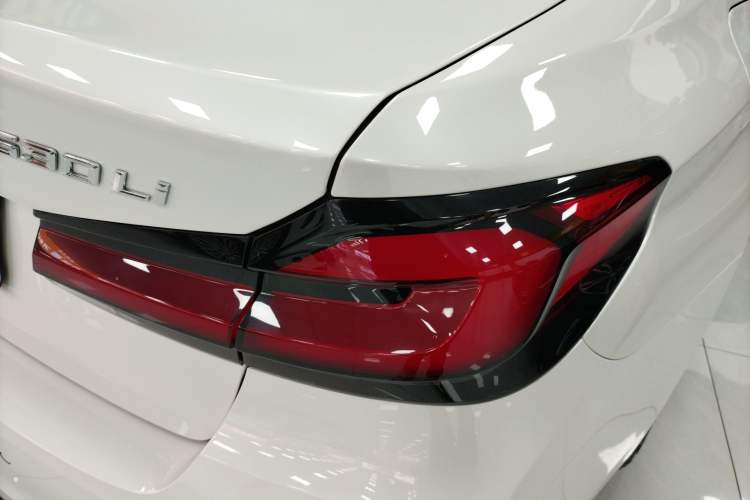 Used BMW 5 Series 2022 Second Facelift 530Li Luxury Edition Premium Package
