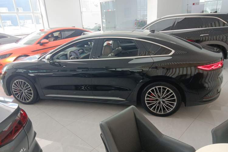 Used BYD Han 2025 EV with 701 km of Laser Radar-Enabled Intelligent Driving
