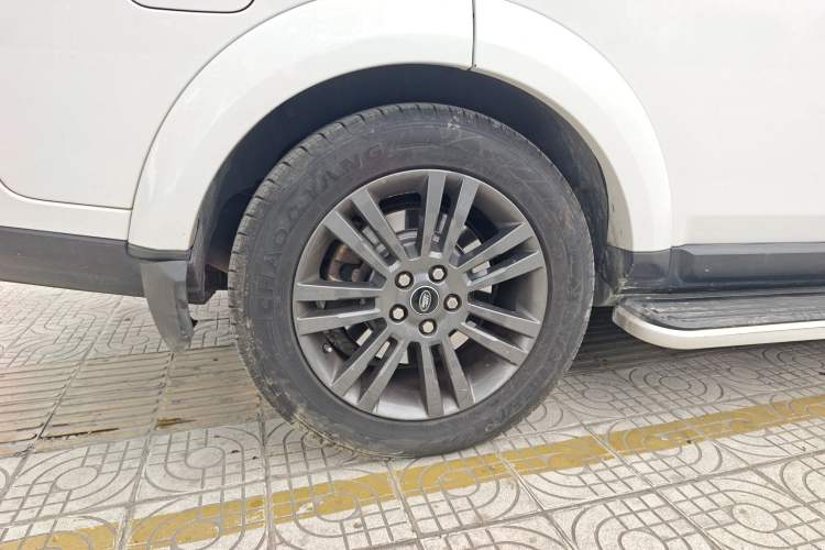 Used Land Rover Discovery 2016 3.0 SC Obsidian Black Heritage Edition HSE